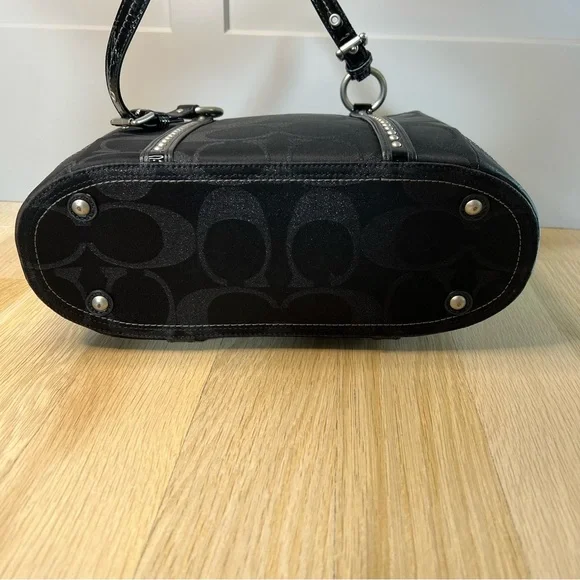 COACH Purse Black Medium F12853 Bag. - Picture 3 of 7
